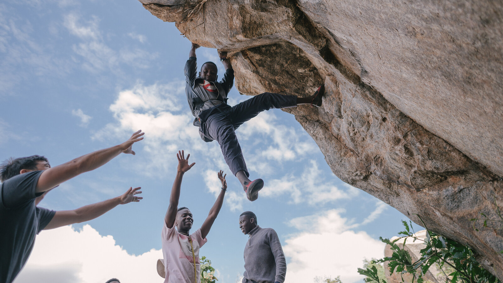 Why People Love Rock Climbing: The Thrill and Challenge of Scaling Heights